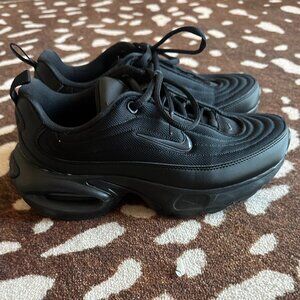 Womens Nike Air Max Portal Sneakers Black, size 7